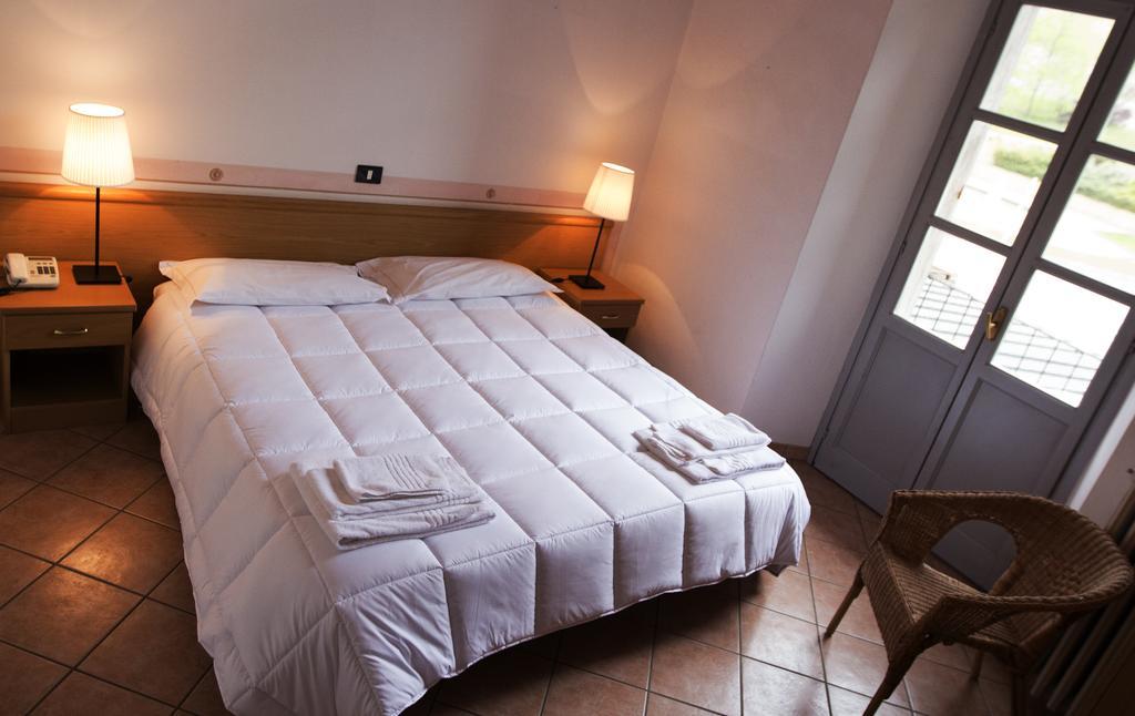 Hotel Portici Vicoforte Luaran gambar