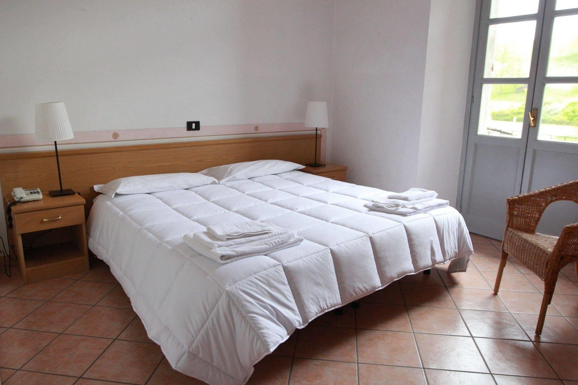 Hotel Portici Vicoforte Luaran gambar